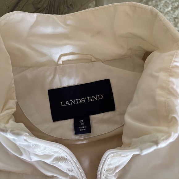Lands End Womens Puffer Vest Size XL Ivory Down Pockets Mock Neck Full Zip - Picture 5 of 9